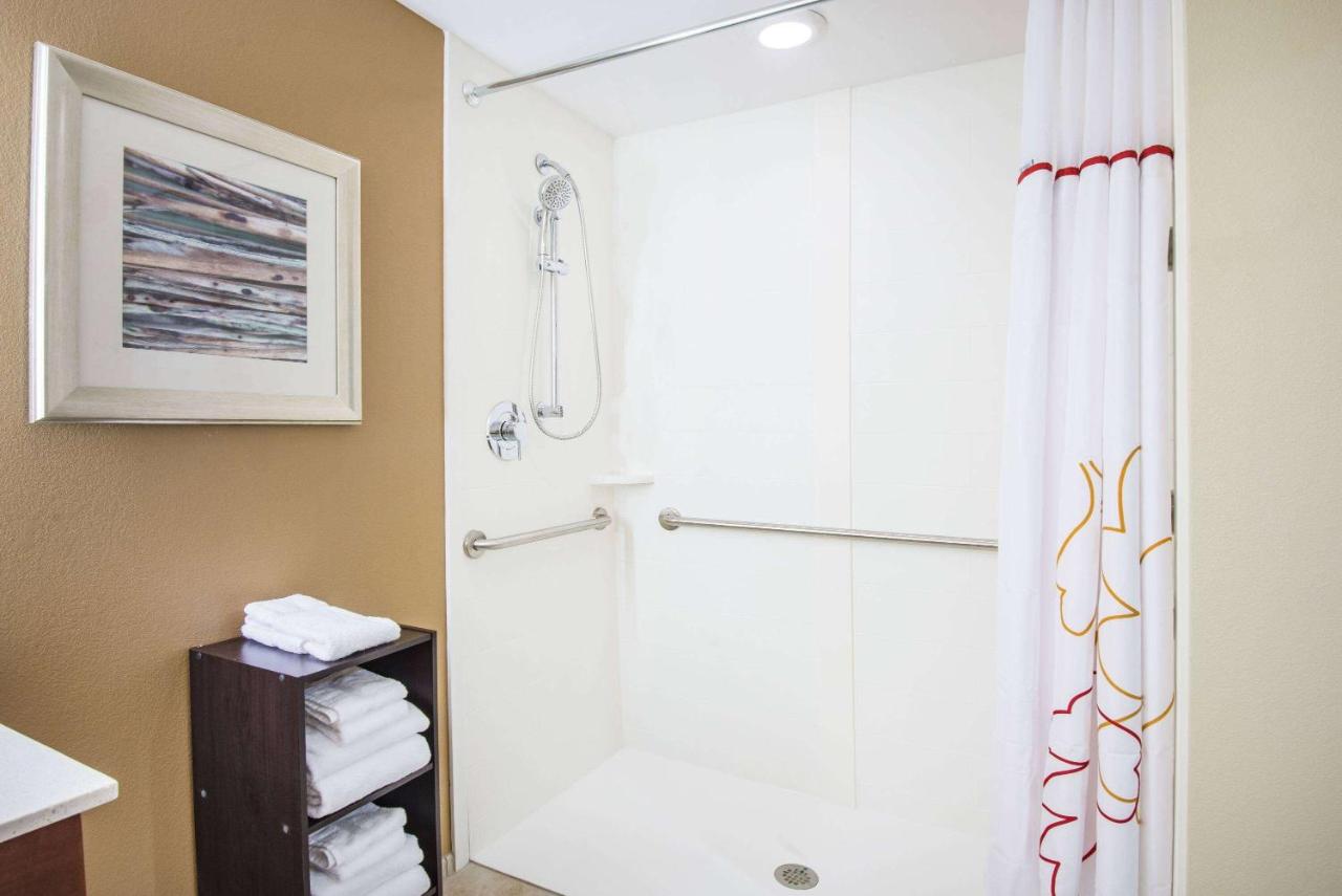 | Hawthorn Suites by Wyndham Saint Clairsville