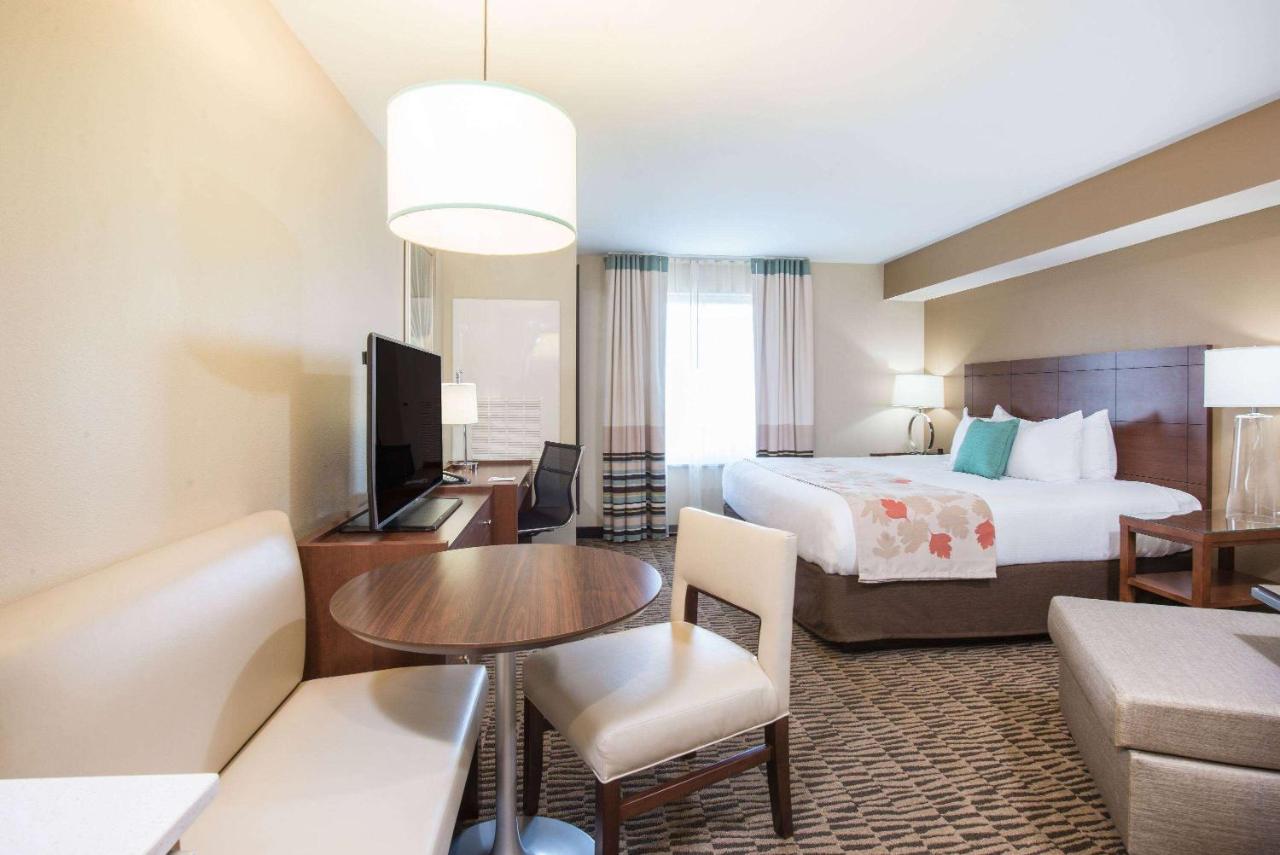 | Hawthorn Suites by Wyndham Saint Clairsville