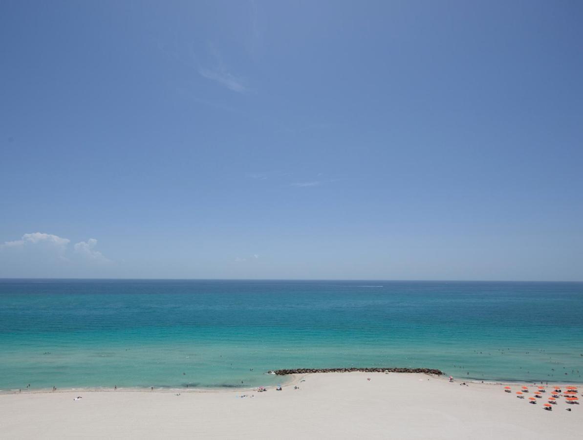 Premier King Room - Ocean Front at Faena Miami Beach