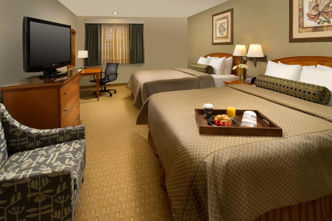 Queen Room with Two Queen Beds at Redmond Inn