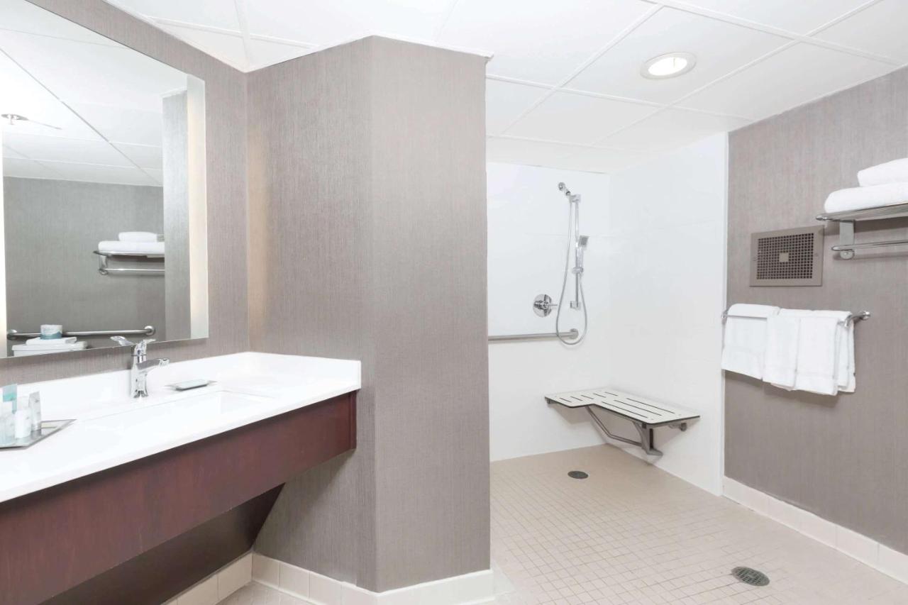 Mobility Accessible Deluxe Two Doubles Roll-In Shower at Sonesta Atlanta Northwest Galleria - Marietta