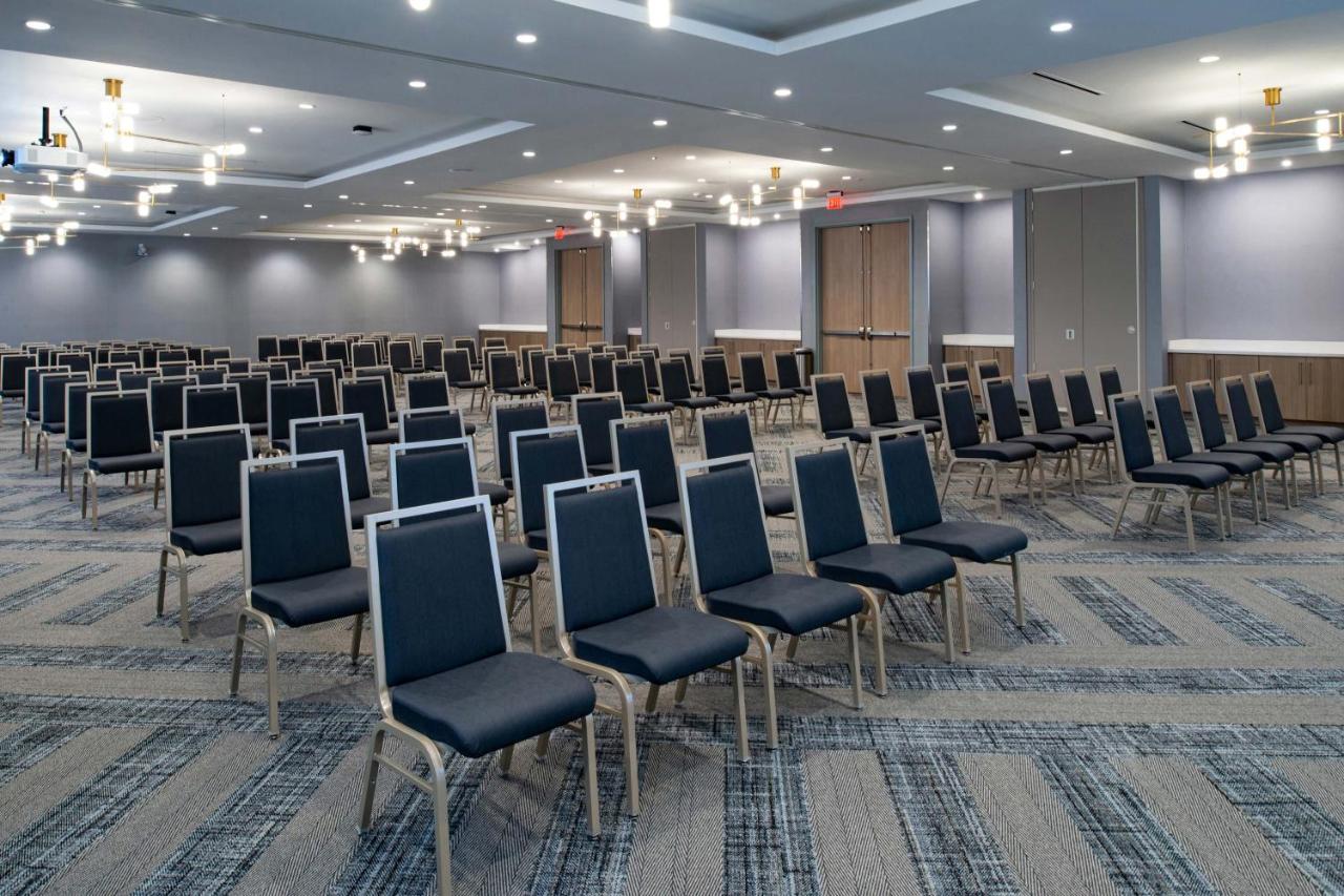 | Aloft North Kansas City