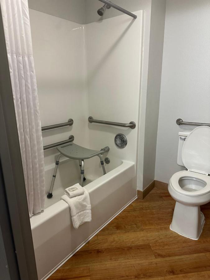 King Room - Mobility Access/Non-Smoking at La Quinta Inn & Suites by Wyndham Columbia