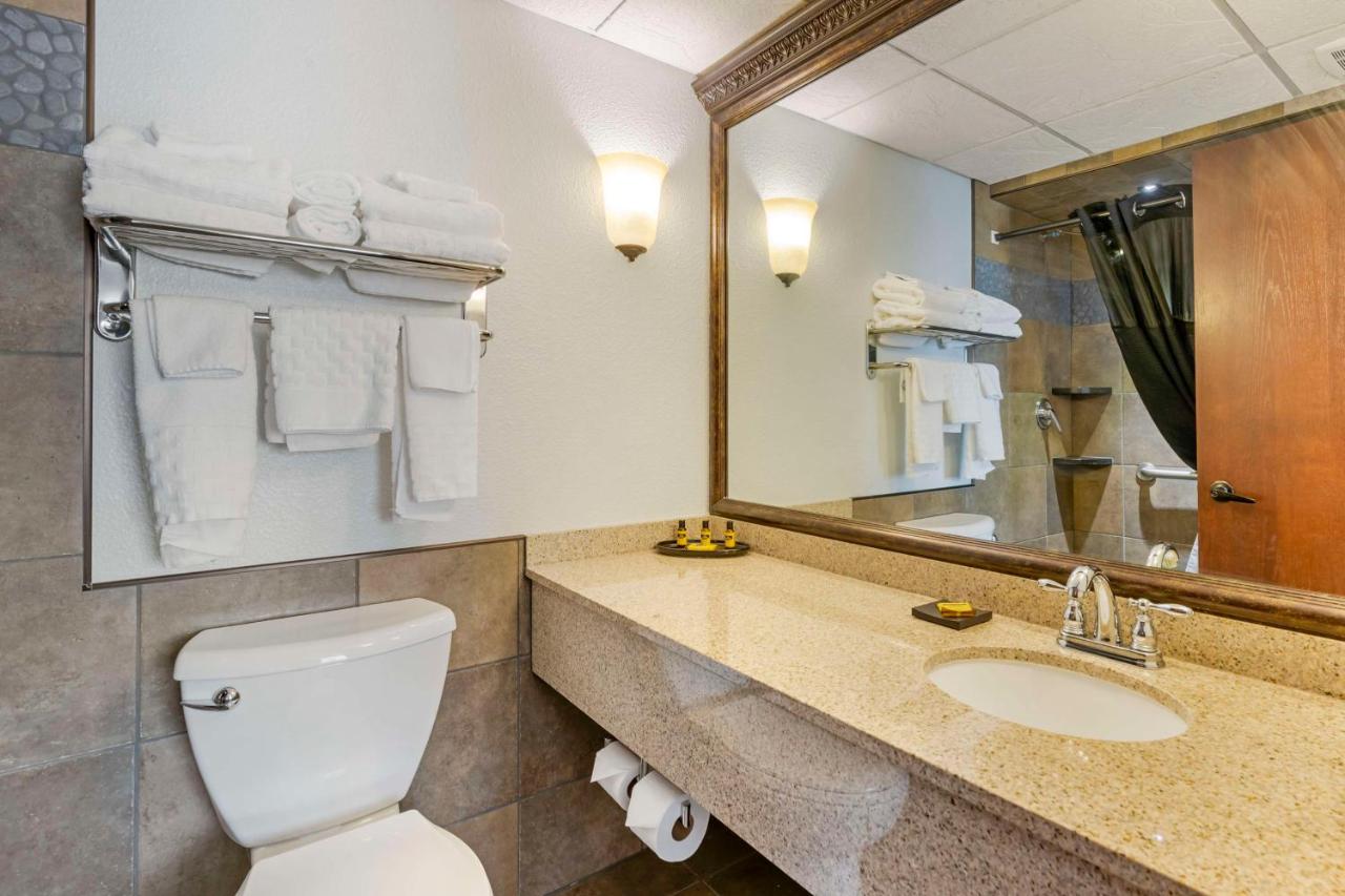  | Best Western Plus Longbranch Hotel & Convention Center