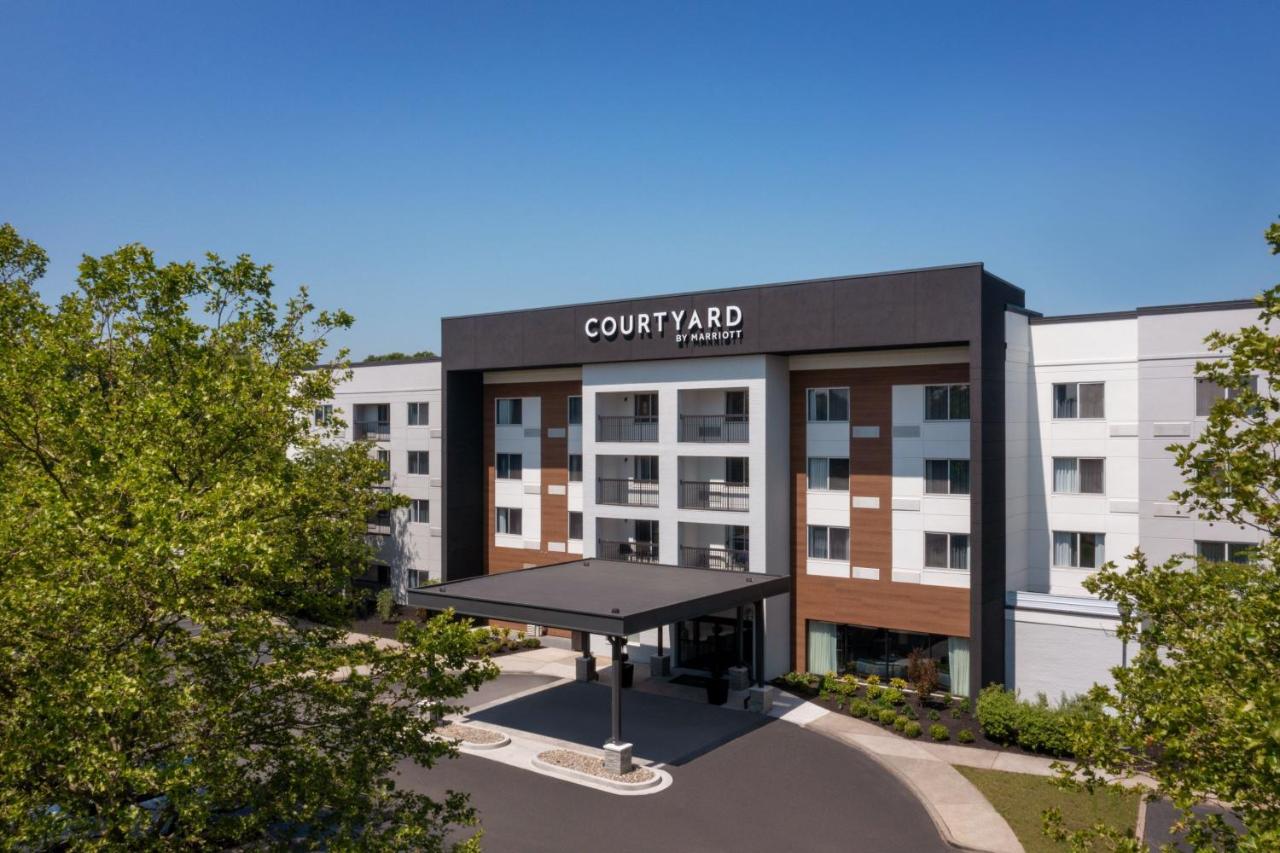 | Courtyard Edison Woodbridge