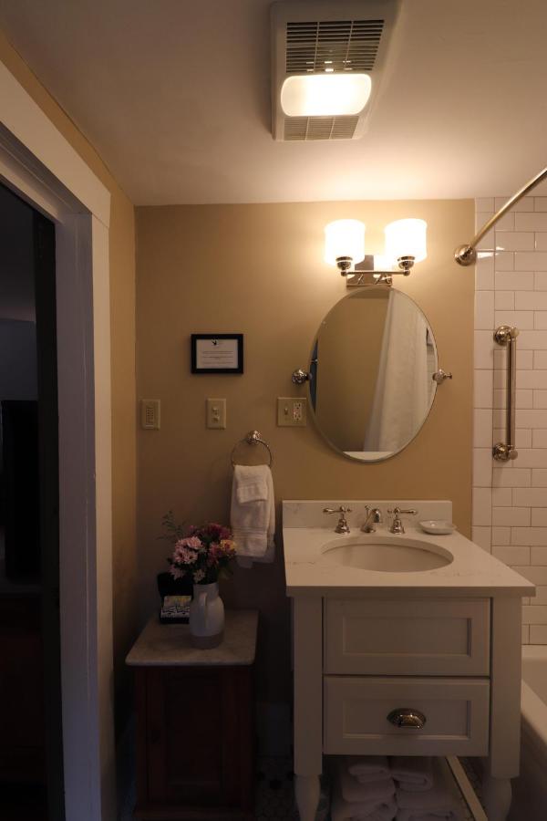 | Swift House Inn