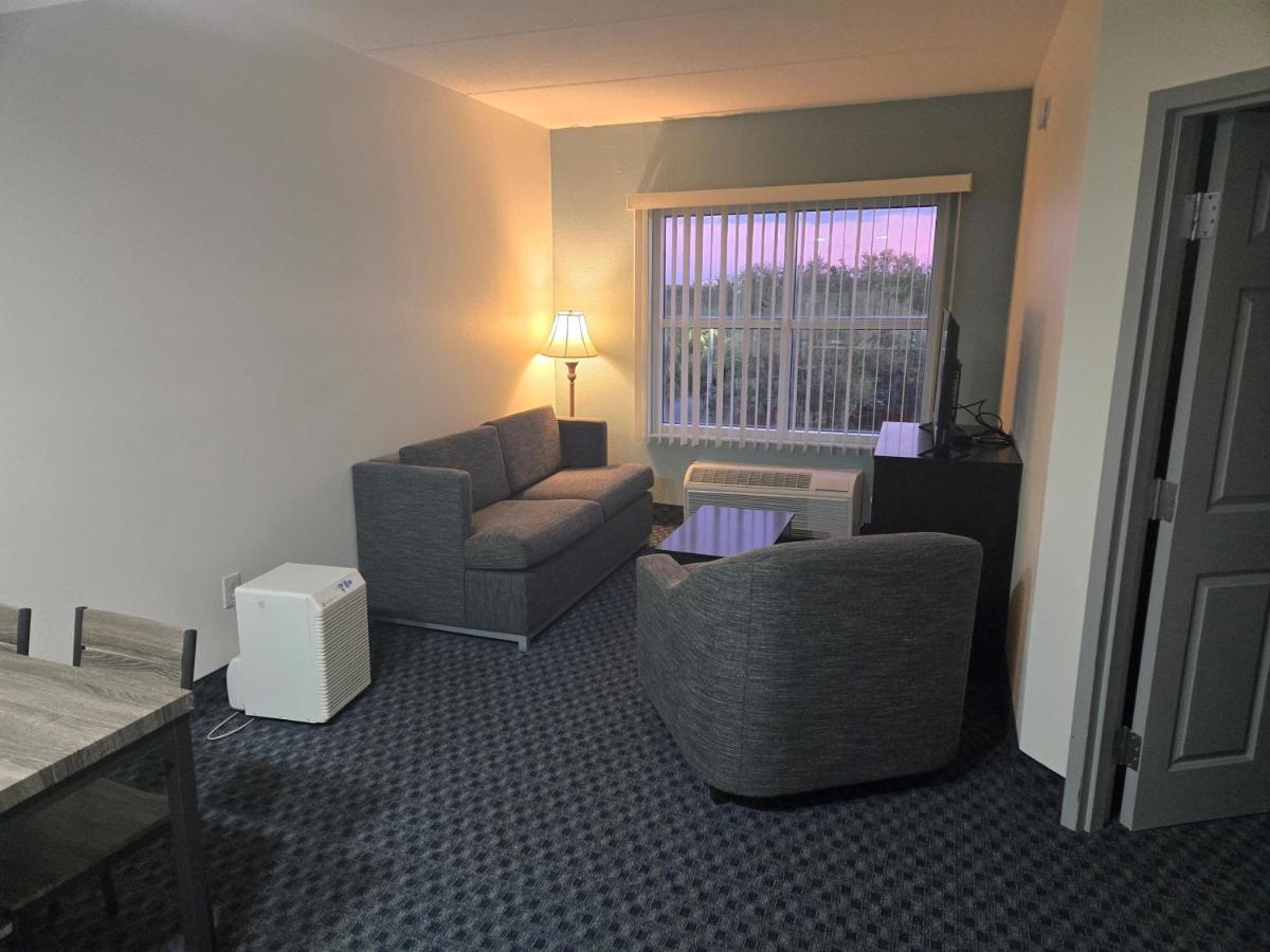 | Allure Suites