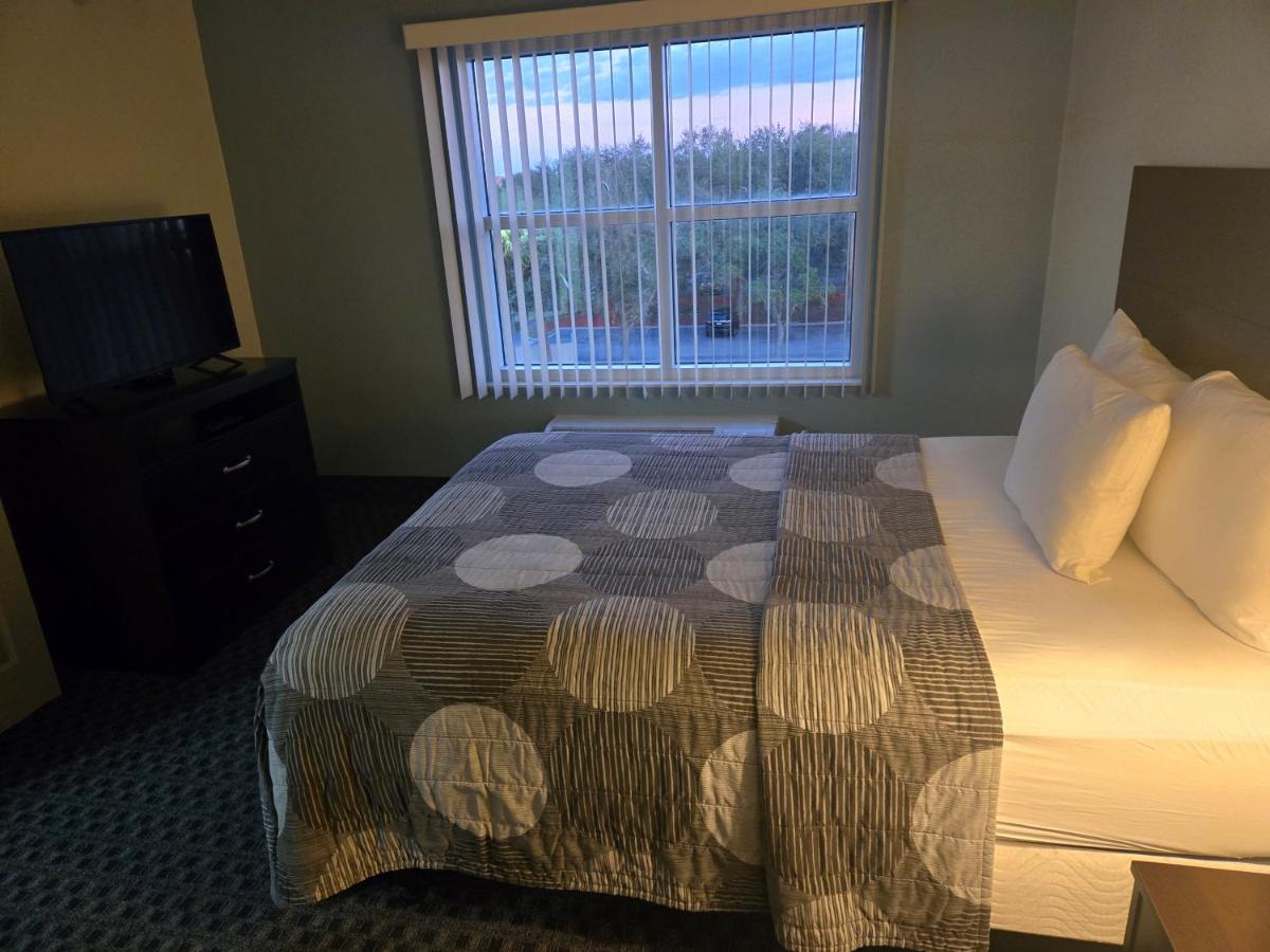| Allure Suites
