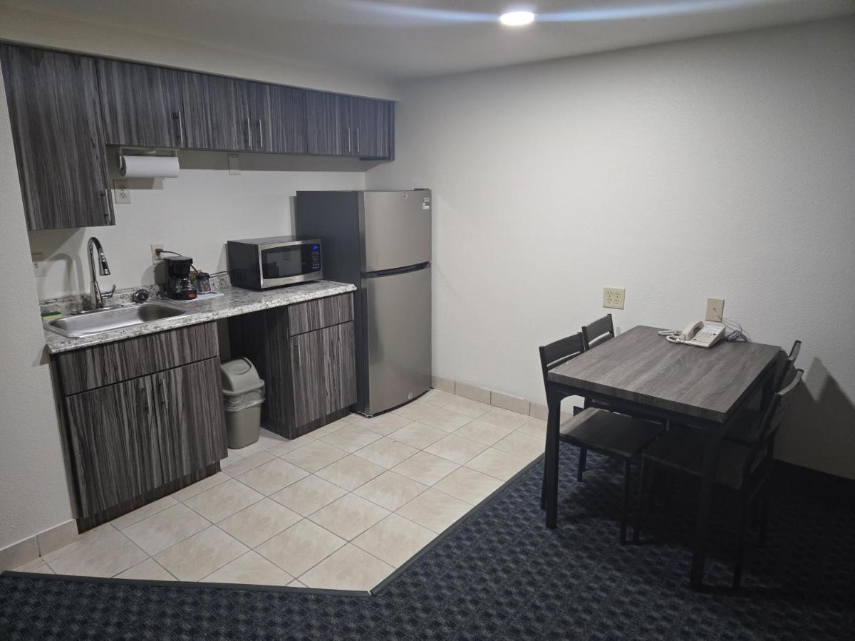 | Allure Suites