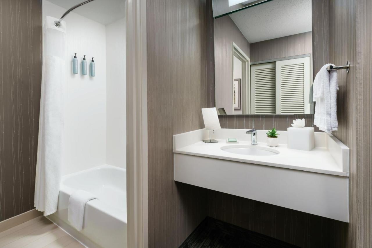Queen Room with Two Queen Beds at Courtyard By Marriott Dallas - Lewisville