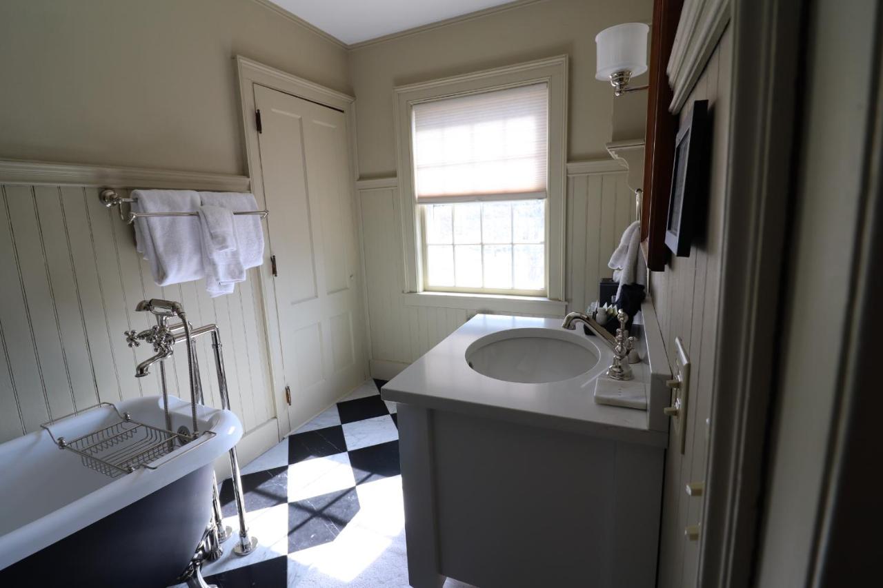 | Swift House Inn