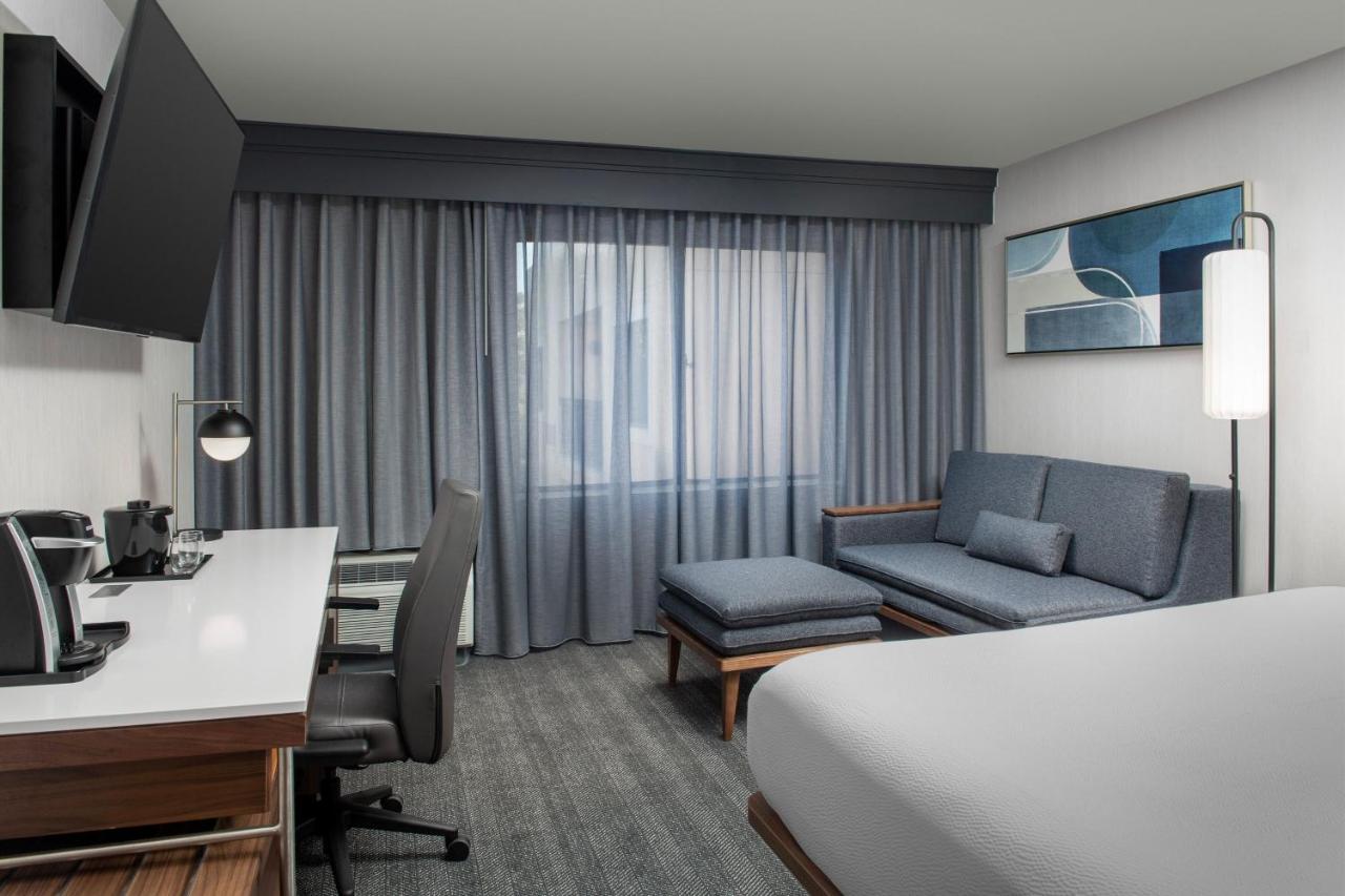King Room with Sofa Bed at Courtyard by Marriott San Diego Carlsbad