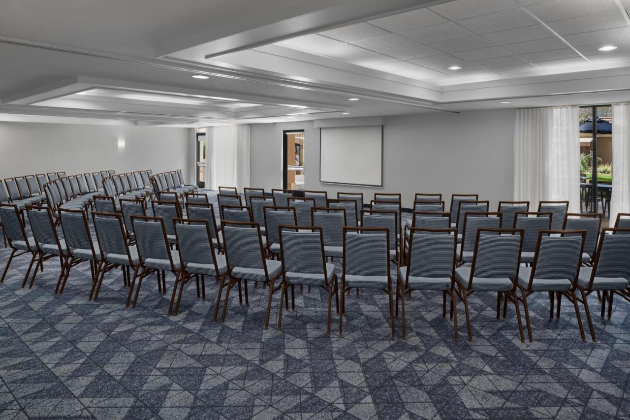 | Courtyard by Marriott San Diego Central