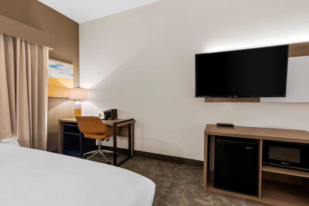 King Room - Accessible/Non-Smoking at Comfort Inn & Suites Lake George