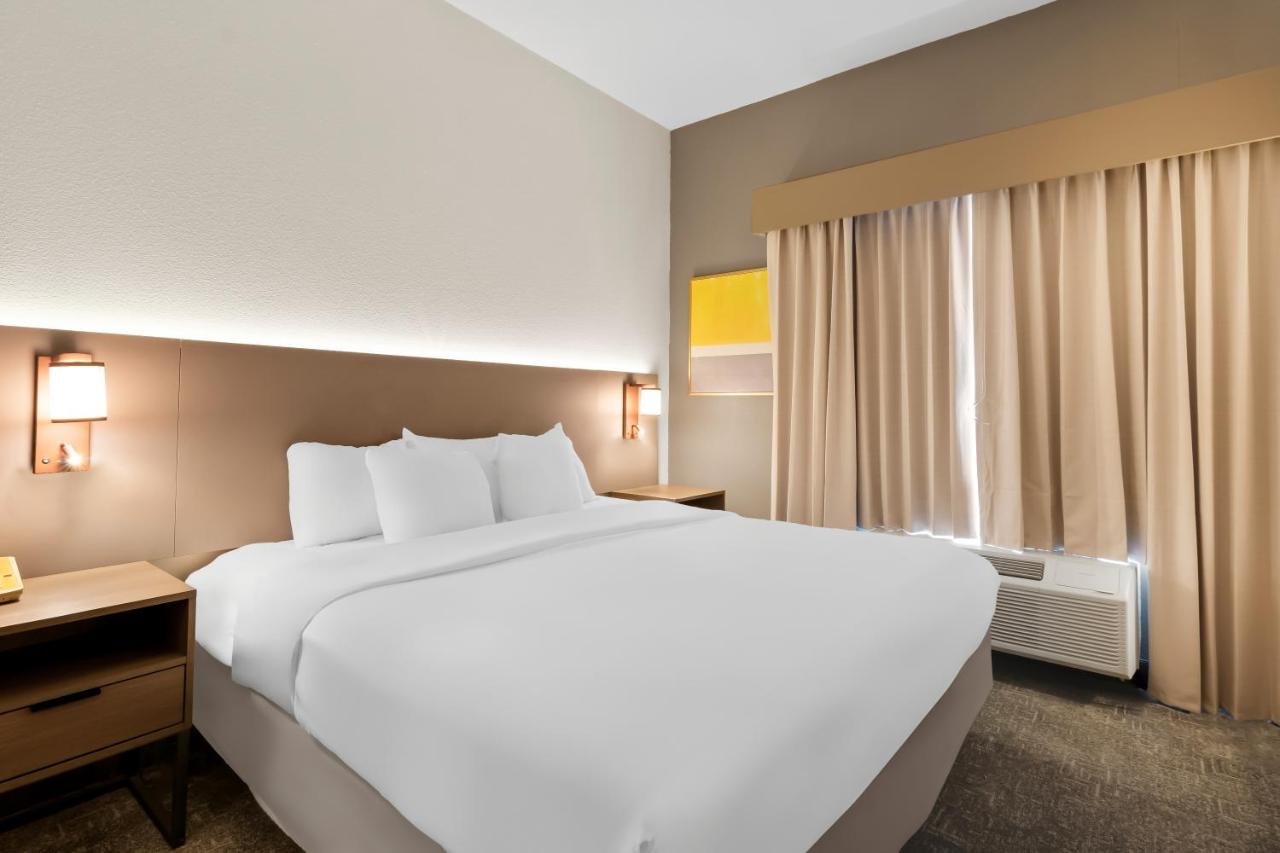 King Room - Accessible/Non-Smoking at Comfort Inn & Suites Lake George