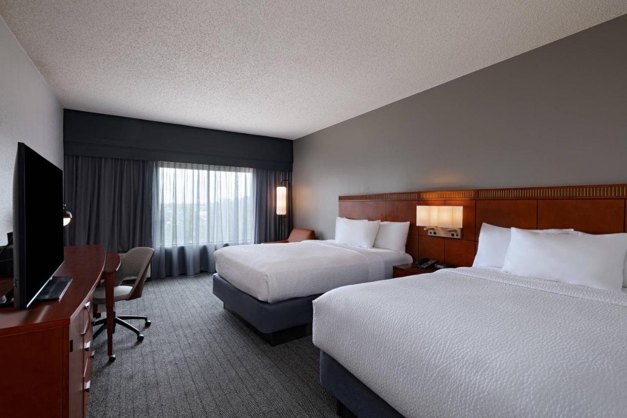 Double Room with Two Double Beds and Adapted Tub - Mobility and Hearing Accessible at Courtyard by Marriott San Antonio Airport