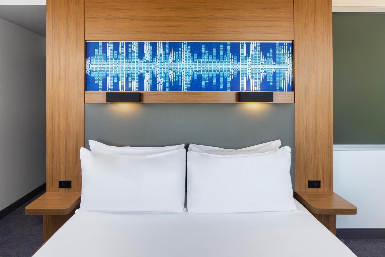 Standard King Room at Aloft by Marriott Tempe