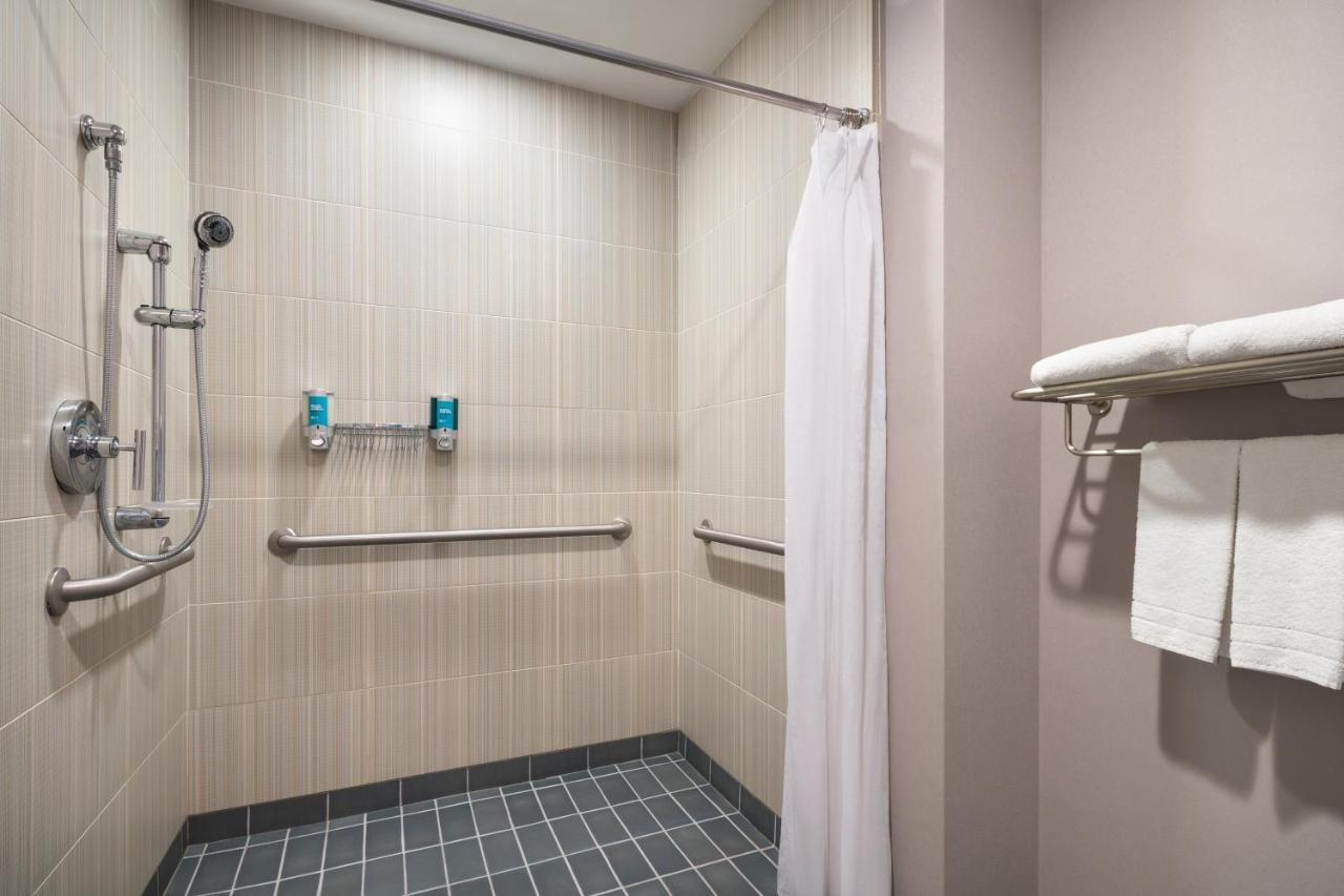 Standard Queen Room with Two Queen Beds at Aloft by Marriott Tempe