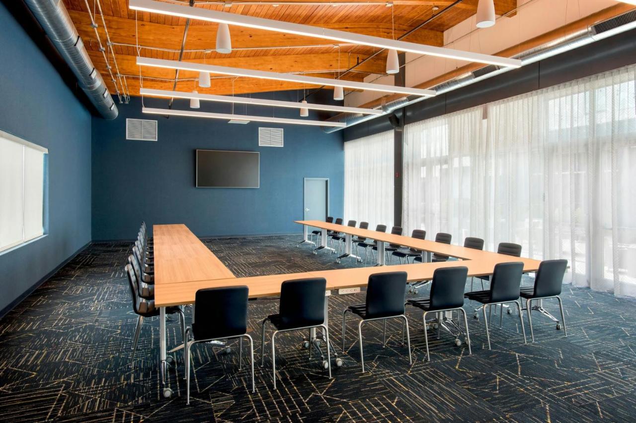 | Aloft Mount Laurel