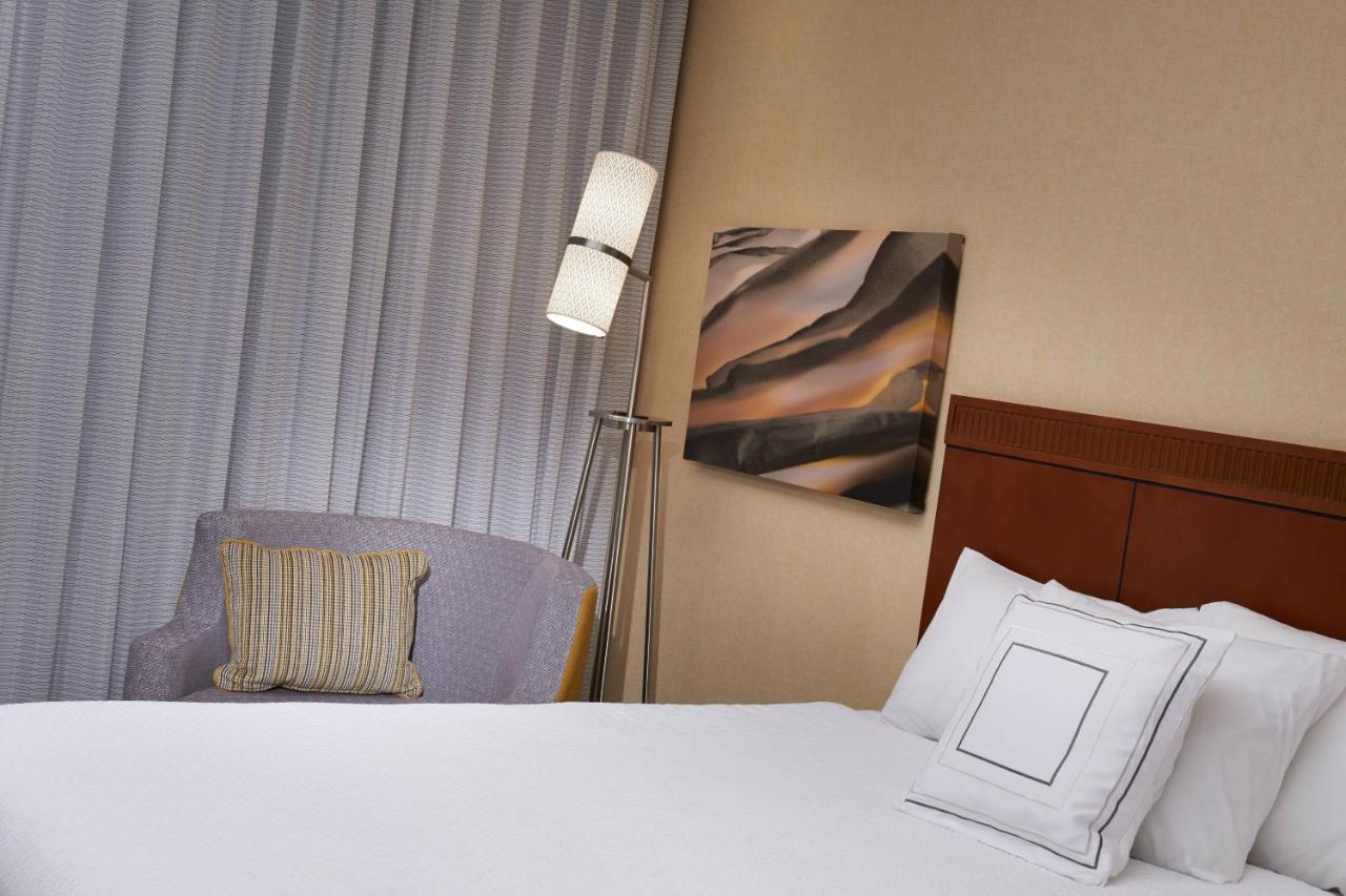 King Room at Courtyard by Marriott Lexington North