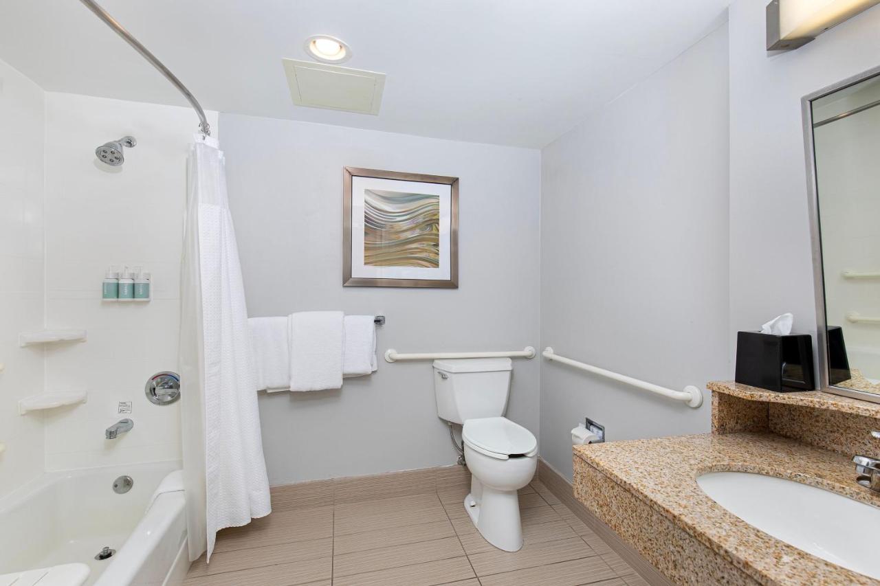 King Room at Courtyard by Marriott Lexington North
