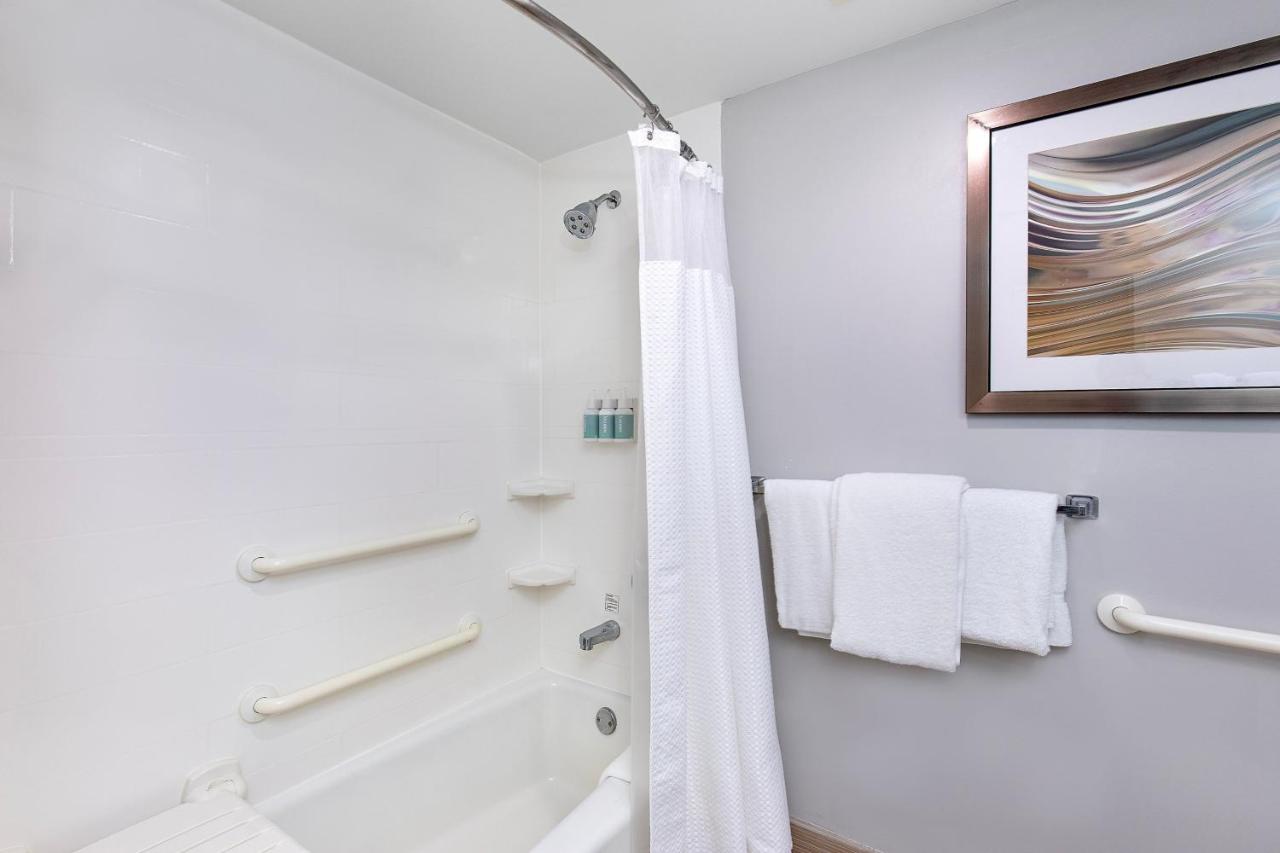 King Room at Courtyard by Marriott Lexington North