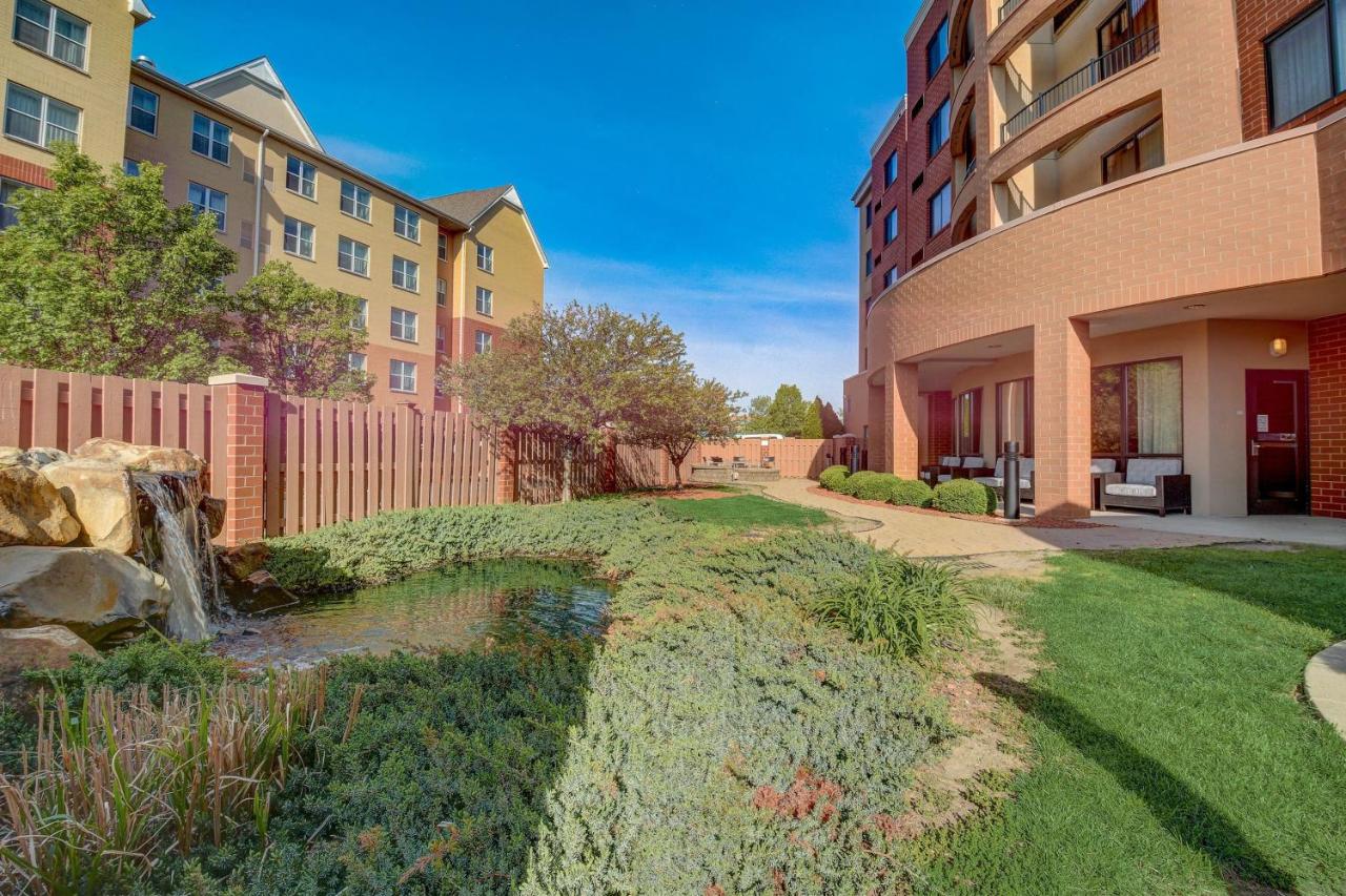| Courtyard Cincinnati North at Union Centre