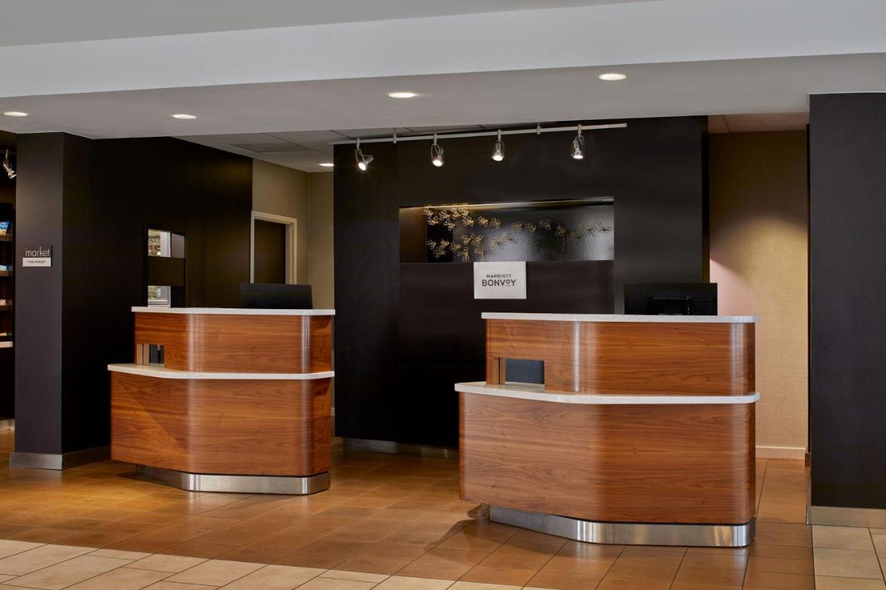 | Courtyard by Marriott Memphis Airport