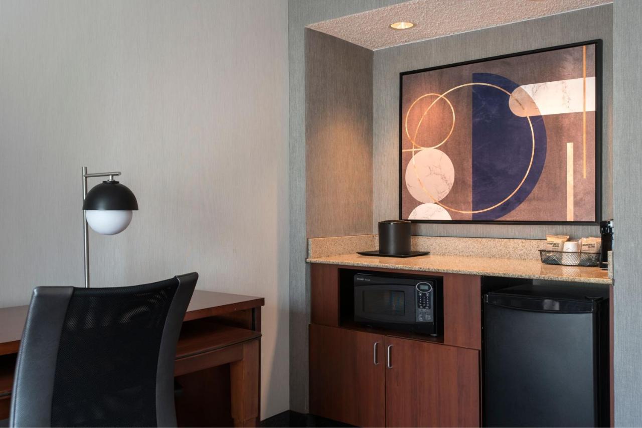 | Courtyard By Marriott Baltimore Hunt Valley