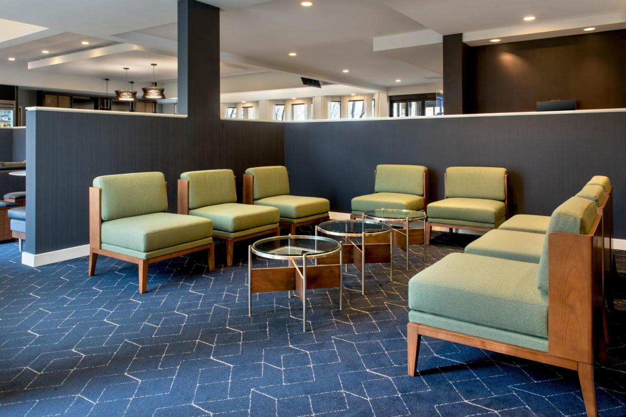 | Courtyard By Marriott Baltimore Hunt Valley
