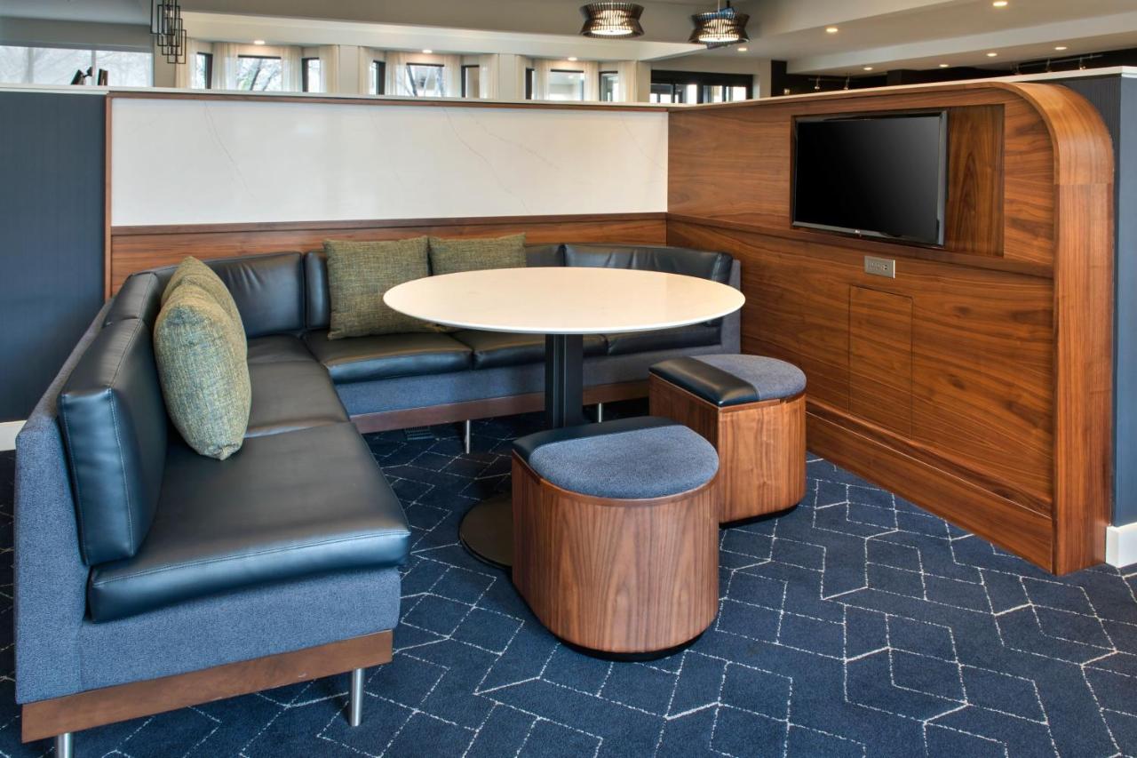 | Courtyard By Marriott Baltimore Hunt Valley