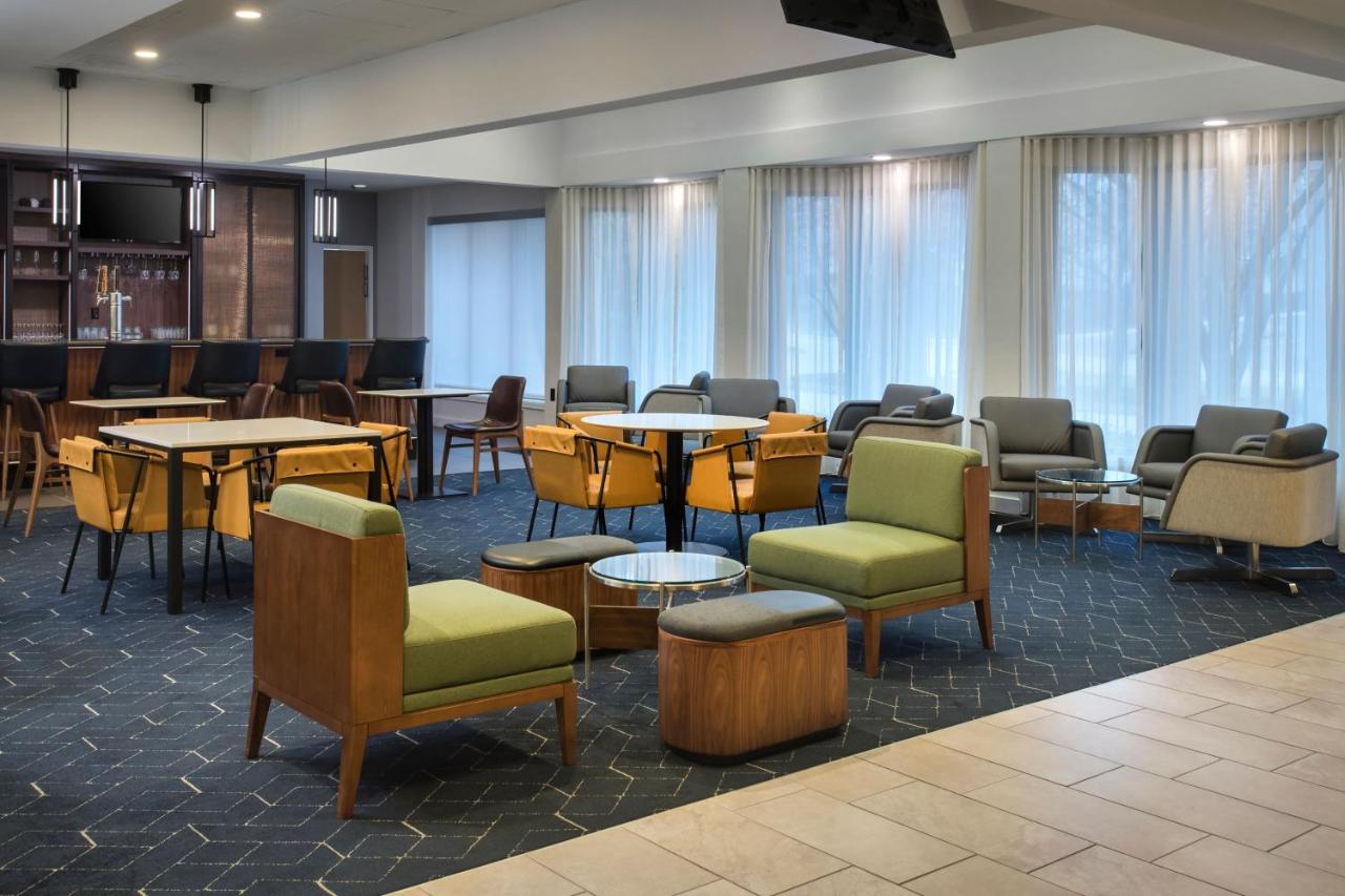 | Courtyard By Marriott Baltimore Hunt Valley