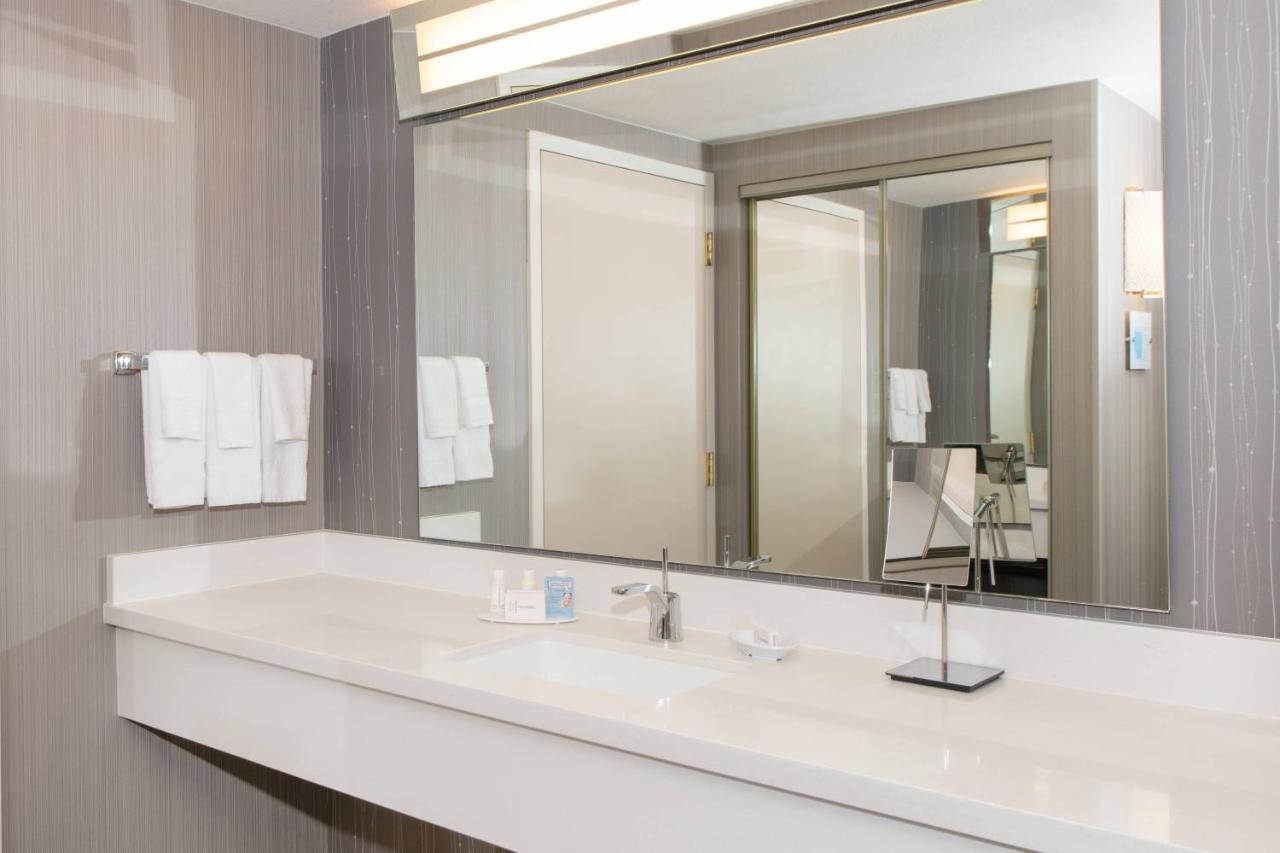  | Courtyard by Marriott Newark Silicon Valley