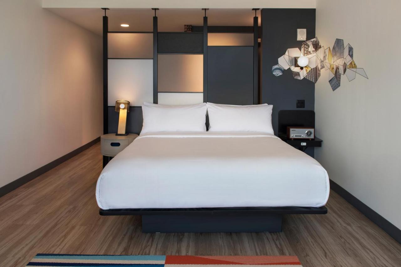 | Aloft Buffalo Downtown
