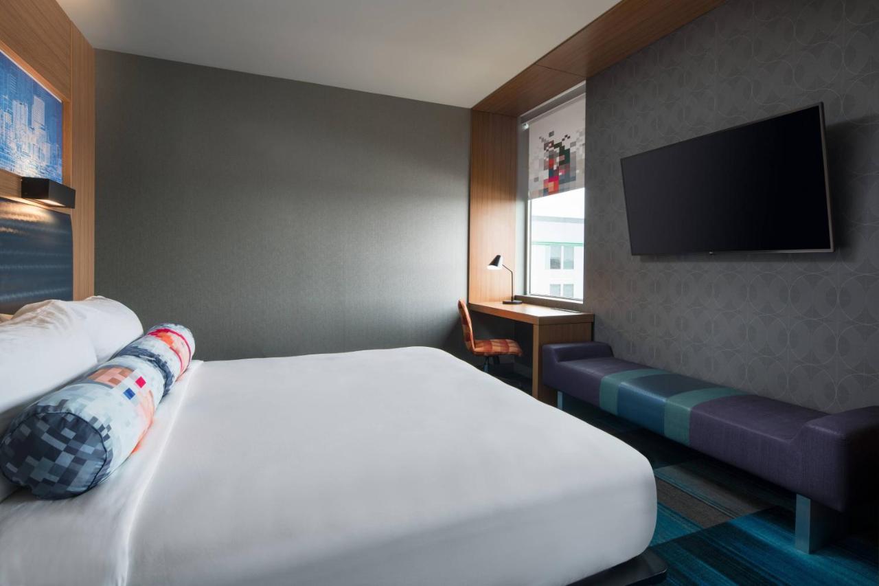 King Room at Aloft by Marriott Denver Airport at Gateway Park