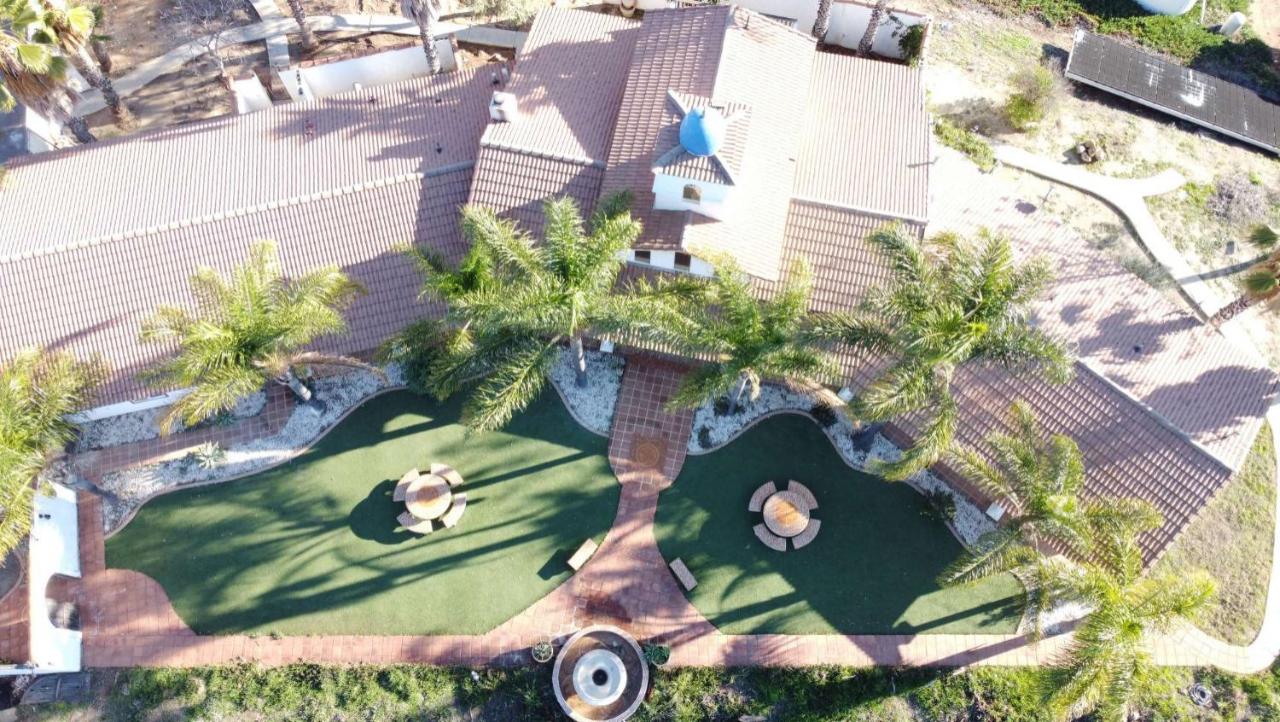 | 8 ACRES, Heated Salt Pool, Spa, Skyline Views, Mini-golf, Horseshoes, B-Ball Court, Hilltop Resort