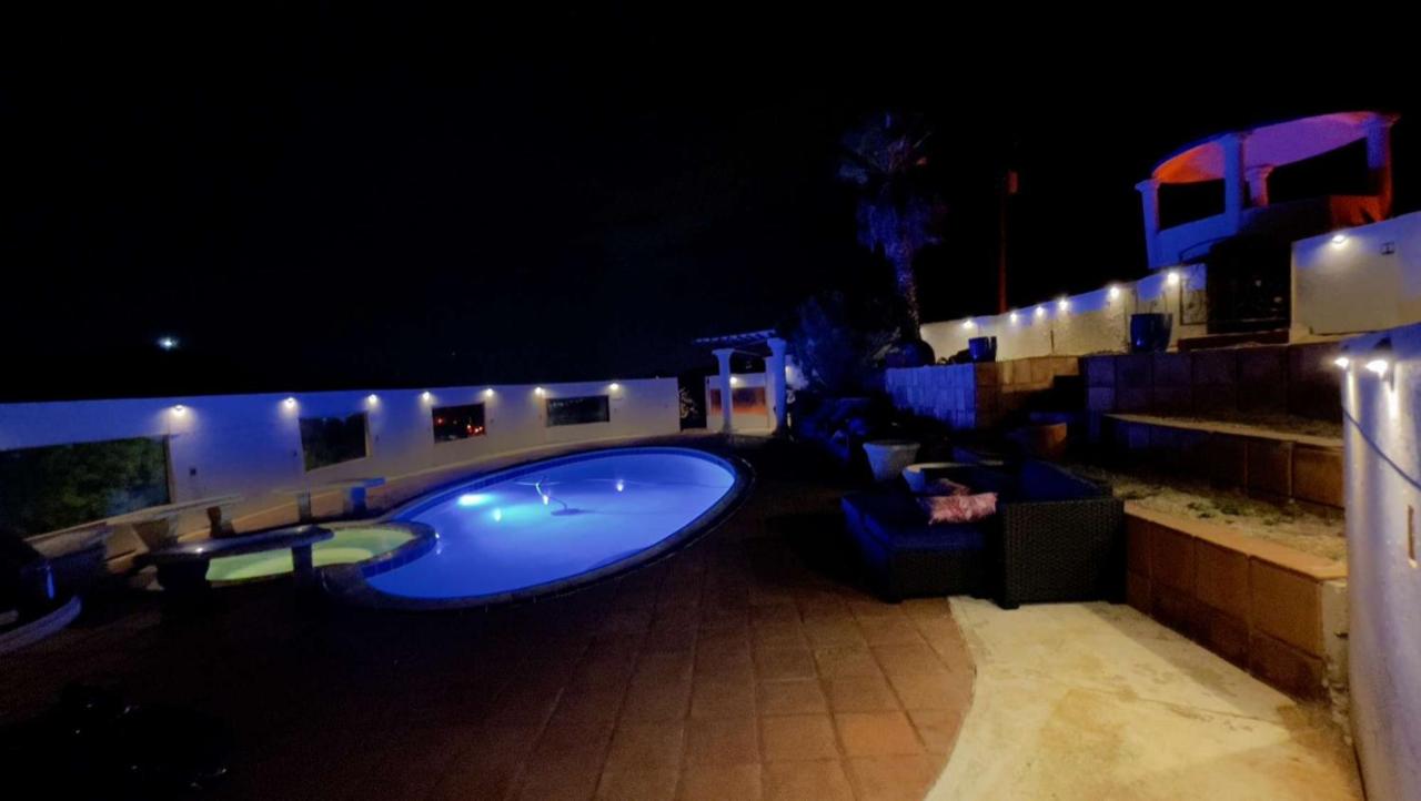 | 8 ACRES, Heated Salt Pool, Spa, Skyline Views, Mini-golf, Horseshoes, B-Ball Court, Hilltop Resort