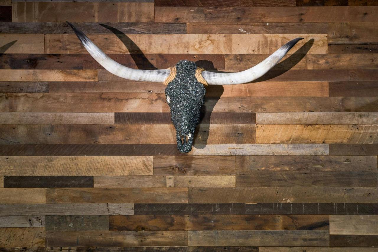 | Renaissance Austin Hotel