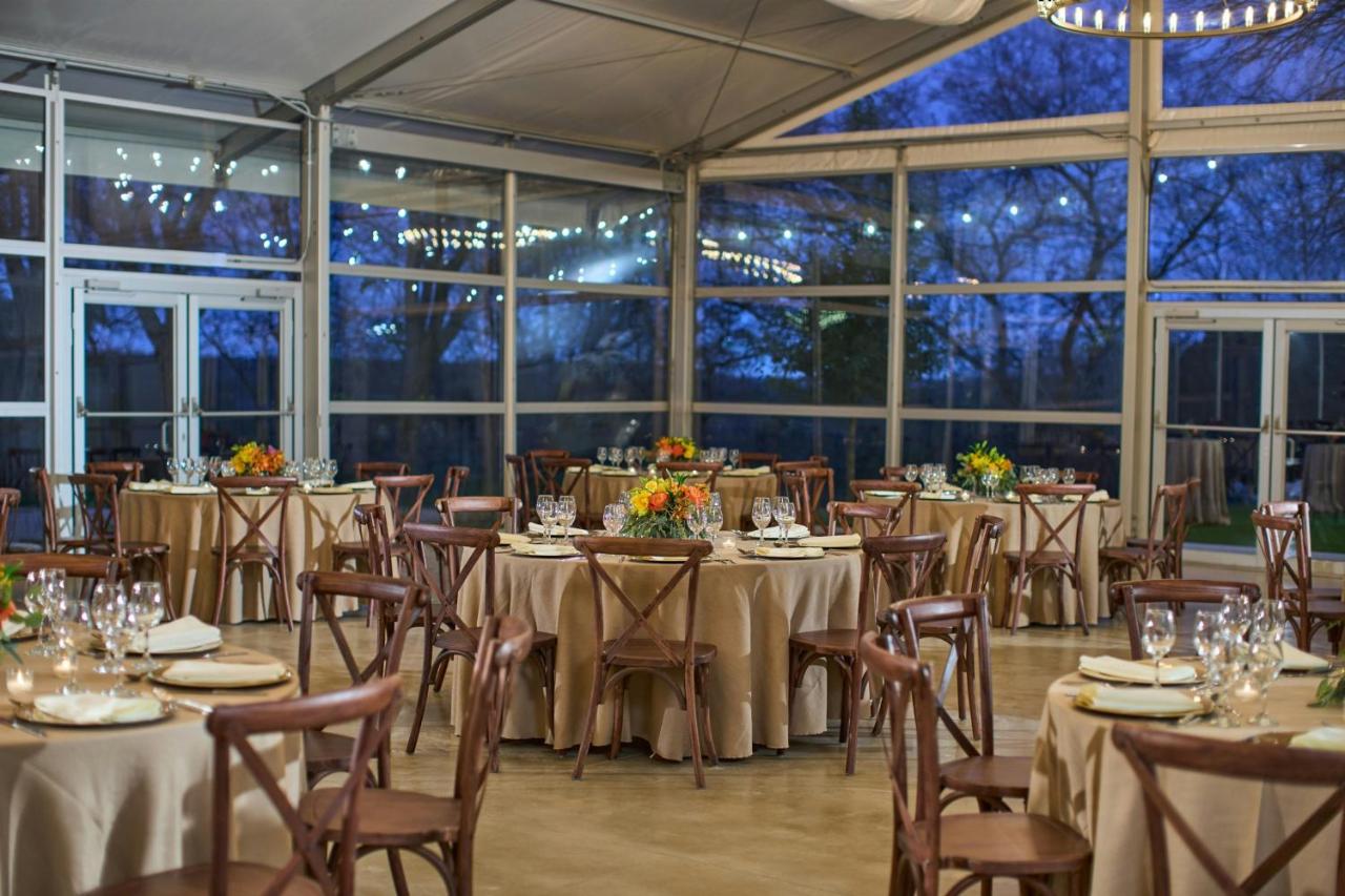 | Renaissance Austin Hotel