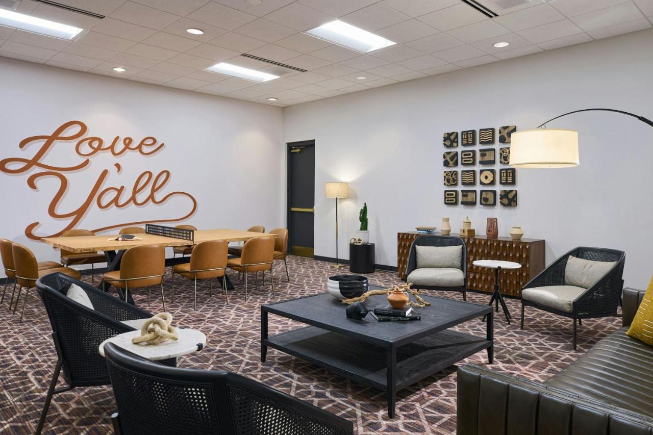 | Renaissance Austin Hotel