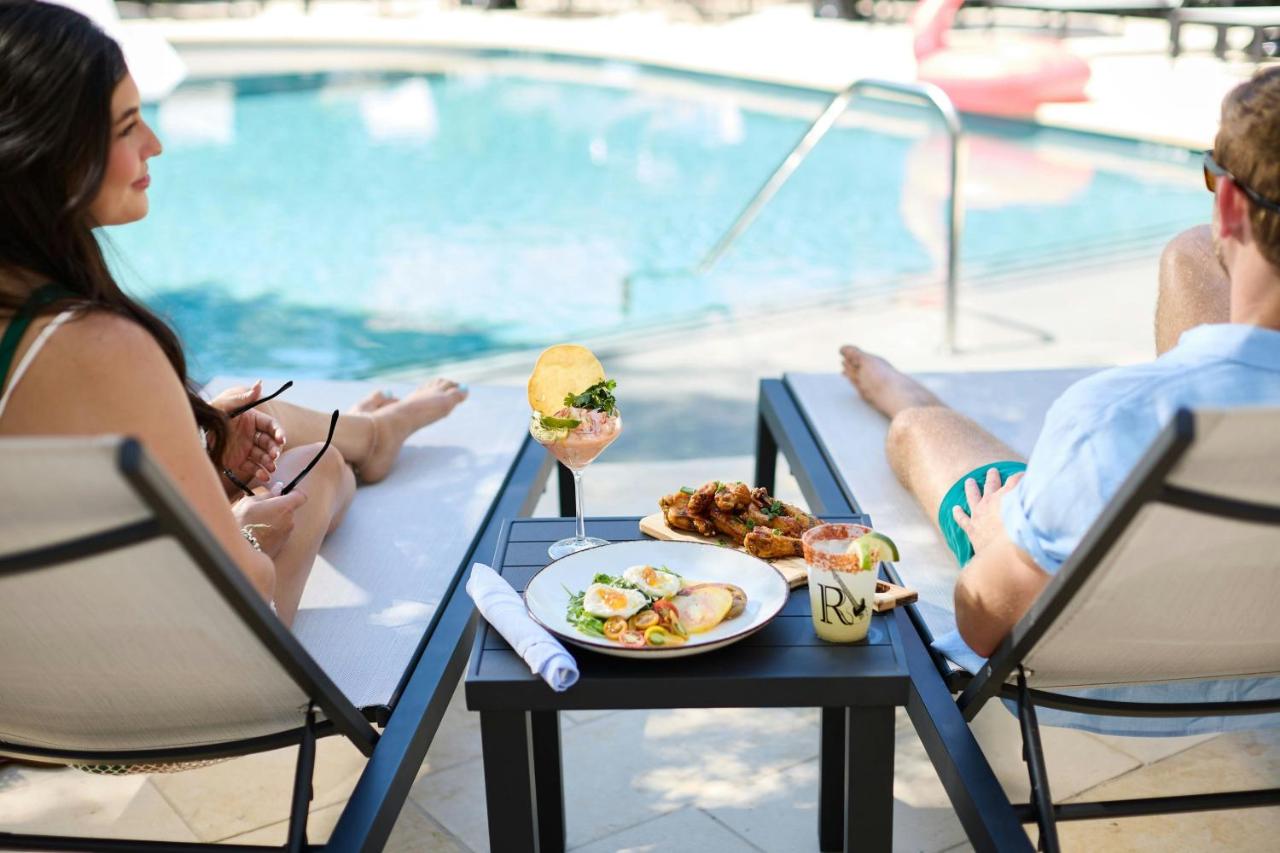 | Renaissance Austin Hotel