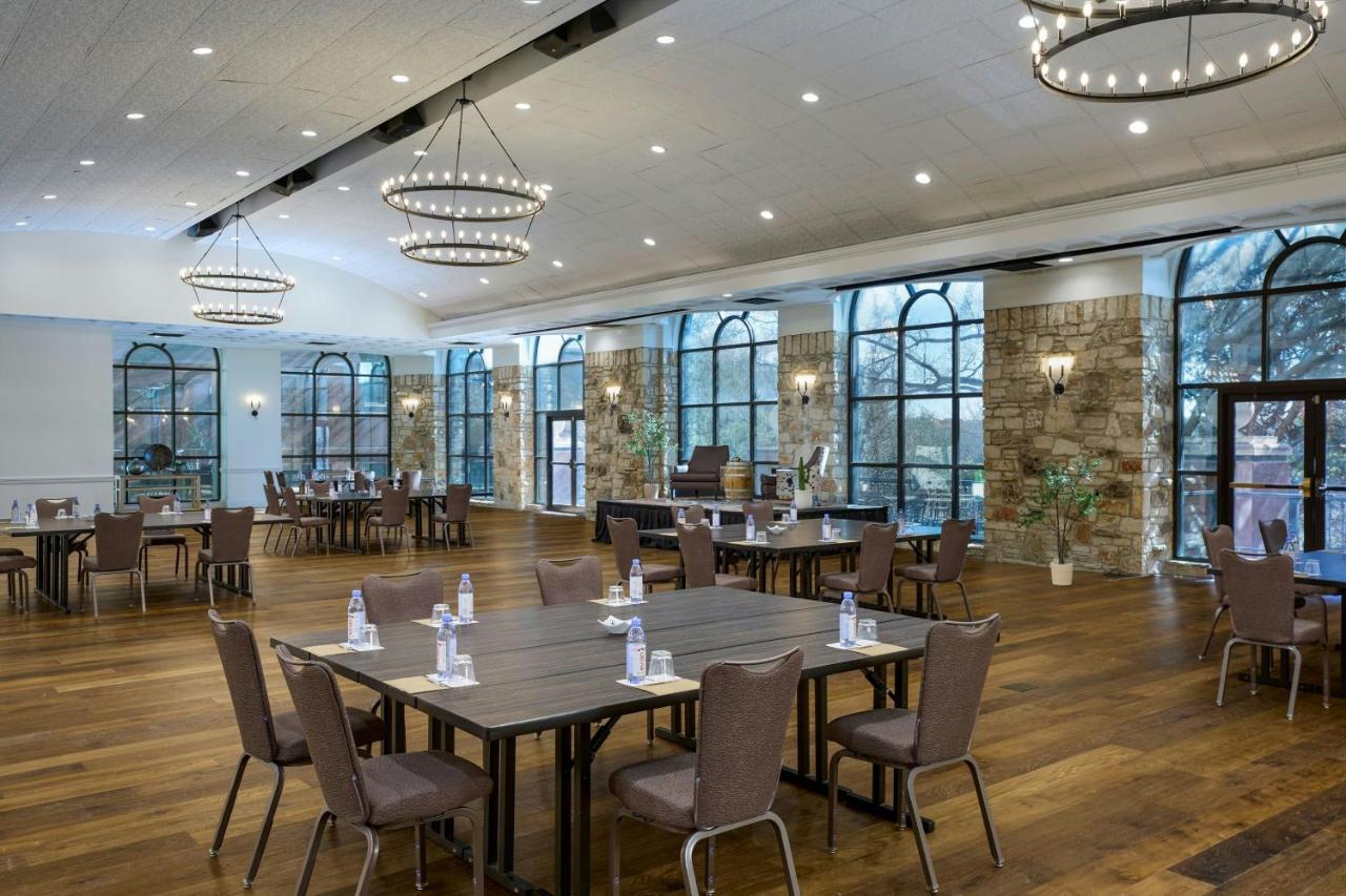 | Renaissance Austin Hotel