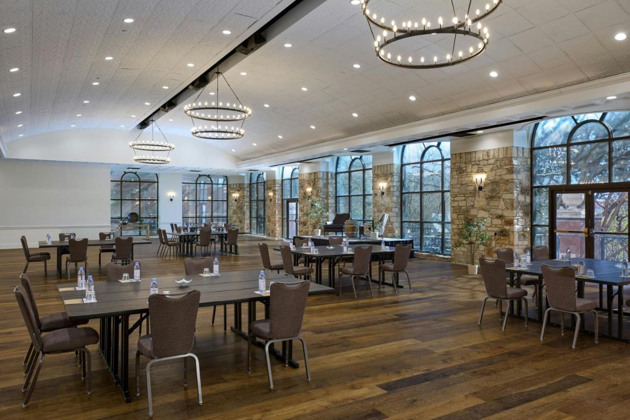 | Renaissance Austin Hotel