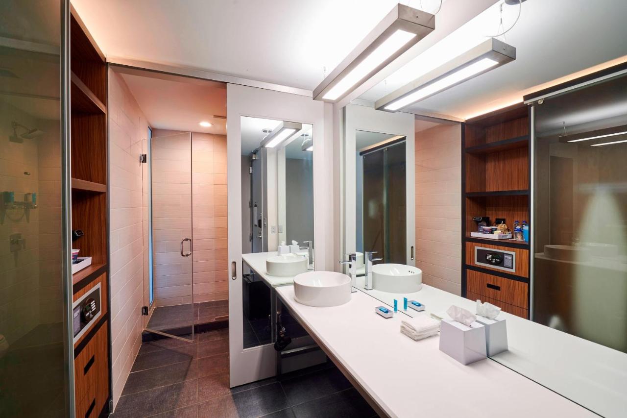 Aloft, Guest room, 2 Double at Aloft by Marriott Cleveland Airport