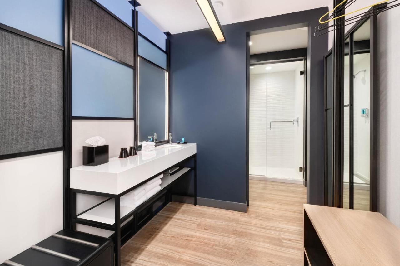 | Aloft Cincinnati West Chester