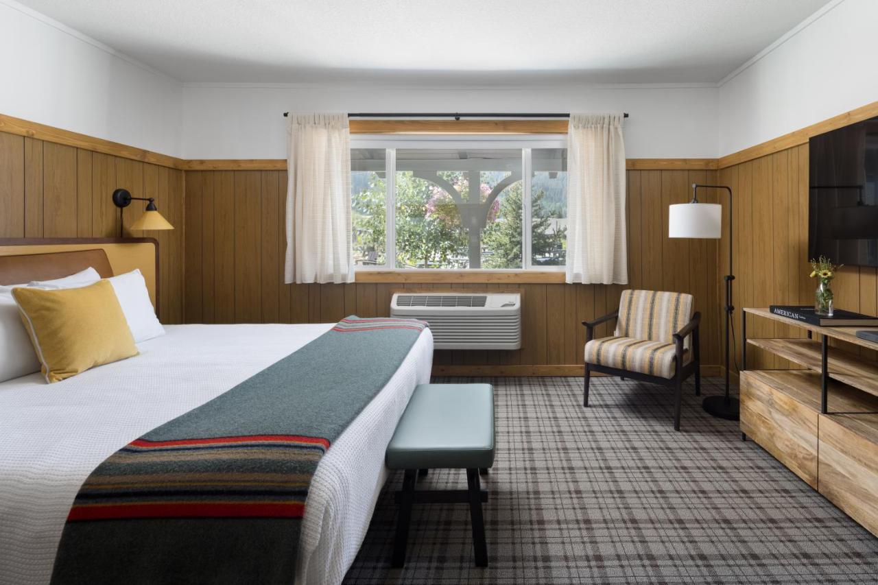 | The Virginian Lodge