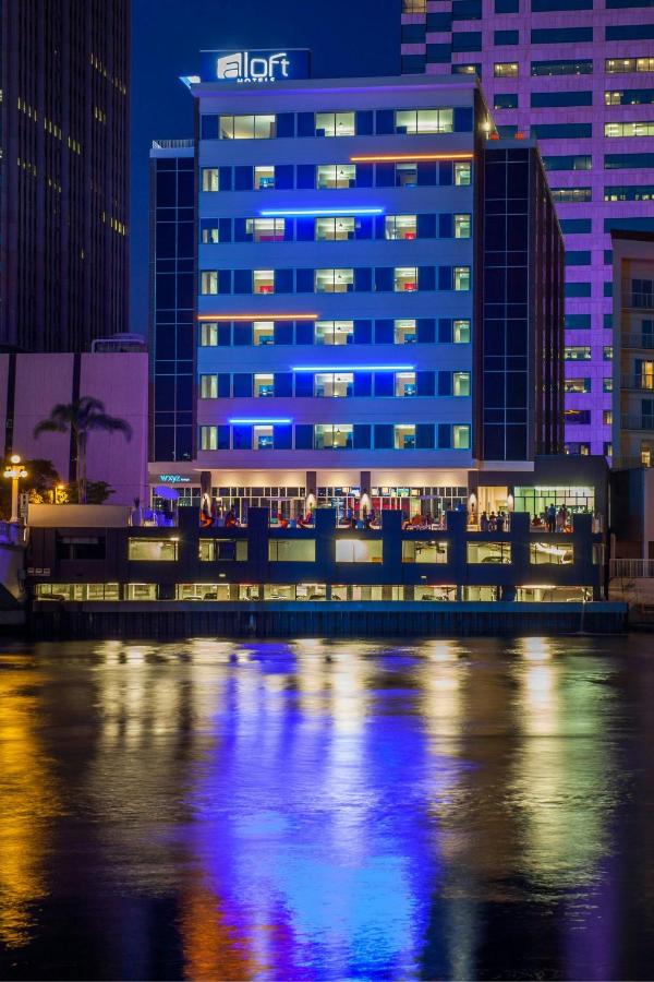 | Aloft Tampa Downtown