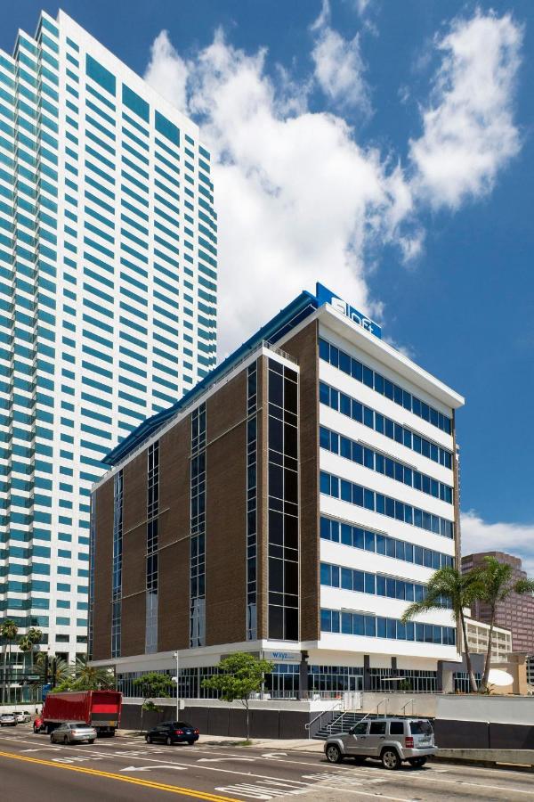 | Aloft Tampa Downtown