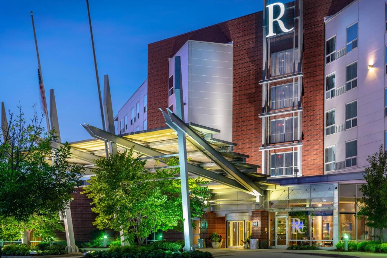 | Renaissance Boston Patriot Place Hotel