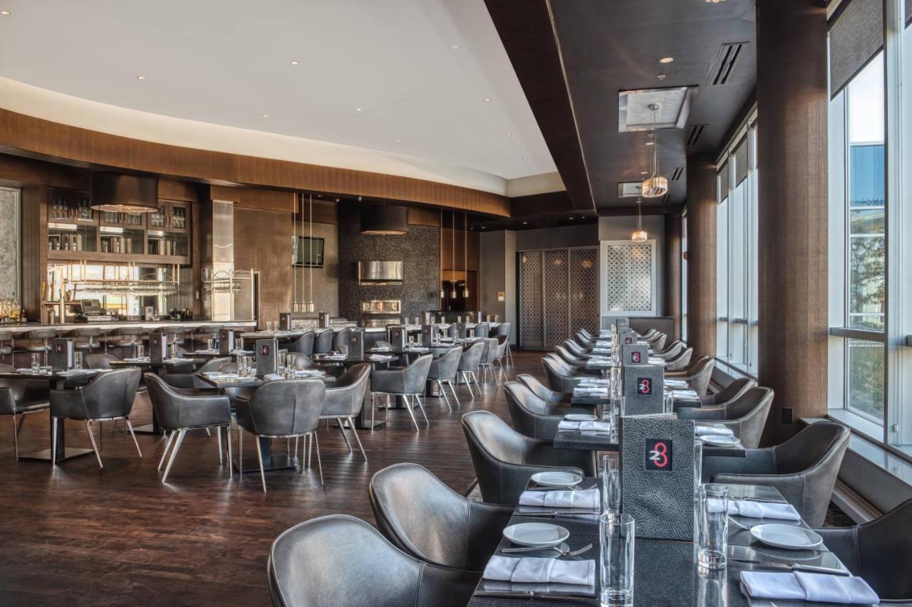 | Renaissance Boston Patriot Place Hotel